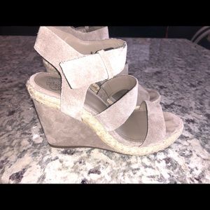 Vince Camuto suede wedge sandal- tan size 6.5